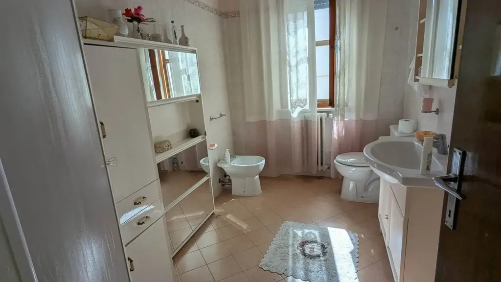 Salles de bain - Villa with Garden in San Giuliano Terme