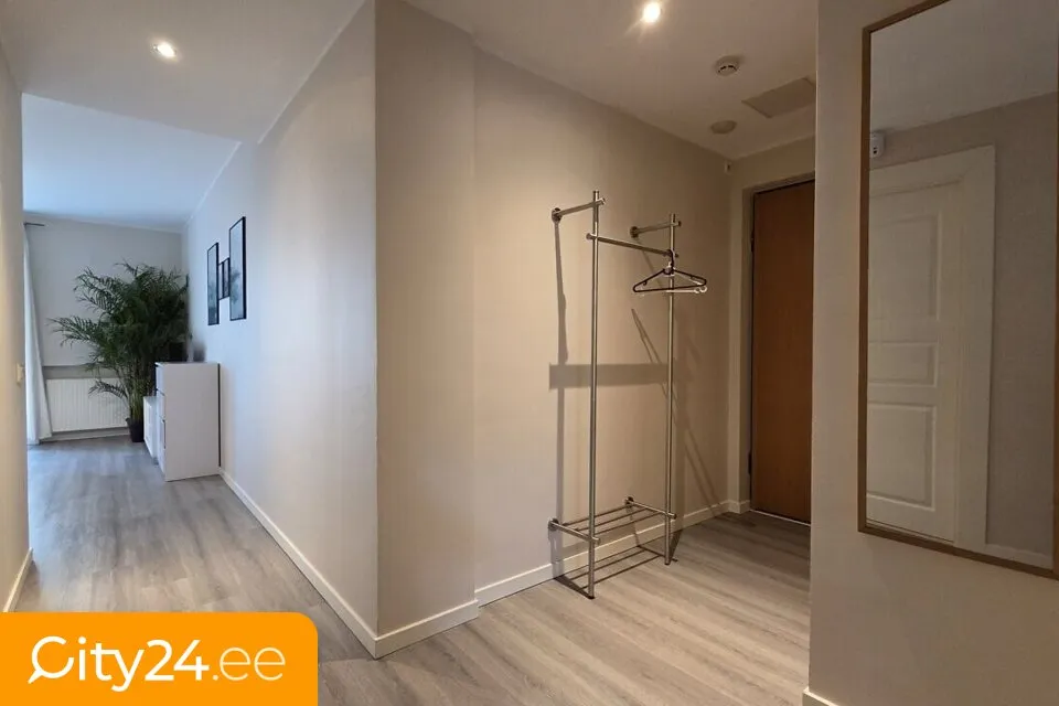 hallway_entrance