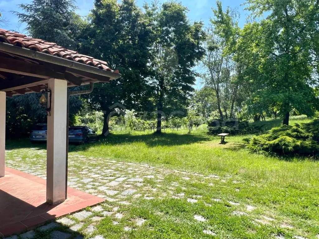 Terrasse - Villa with Private Garden in Sommariva Perno