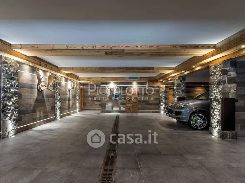 Garaaž - Luxury Villa with Panoramic Views in Cortina d'Ampezzo
