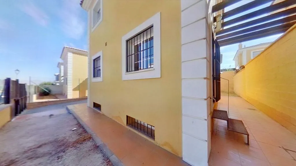 Välivaade - Terraced Semi-Detached House in Capellanía