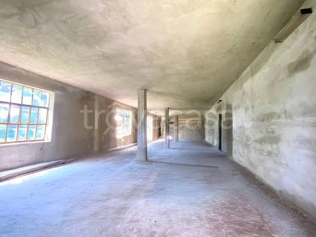 Pièces - Ex-Stable with Garden and Pool in Serravalle Langhe