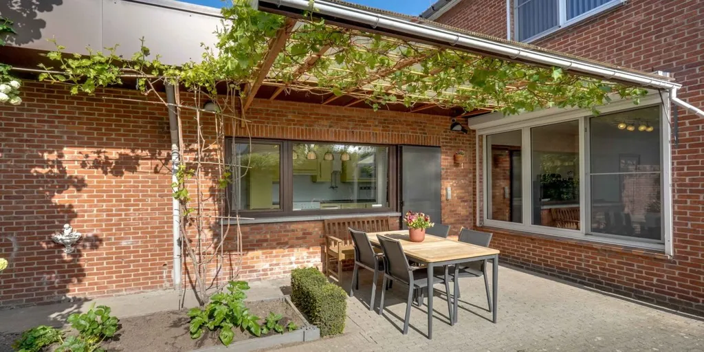 Terrasse - Maison à Demi-Étage avec Jardin à Hasselt