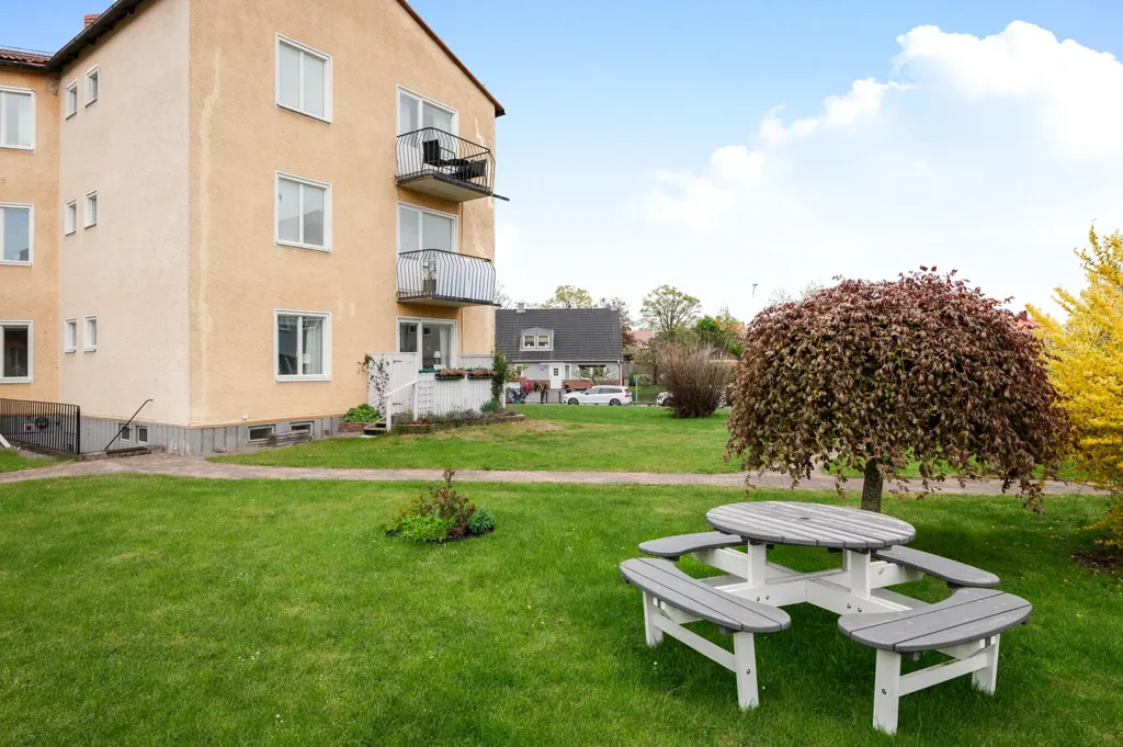 Aed - Two-Room Apartment with Private Terrace in Östergötland