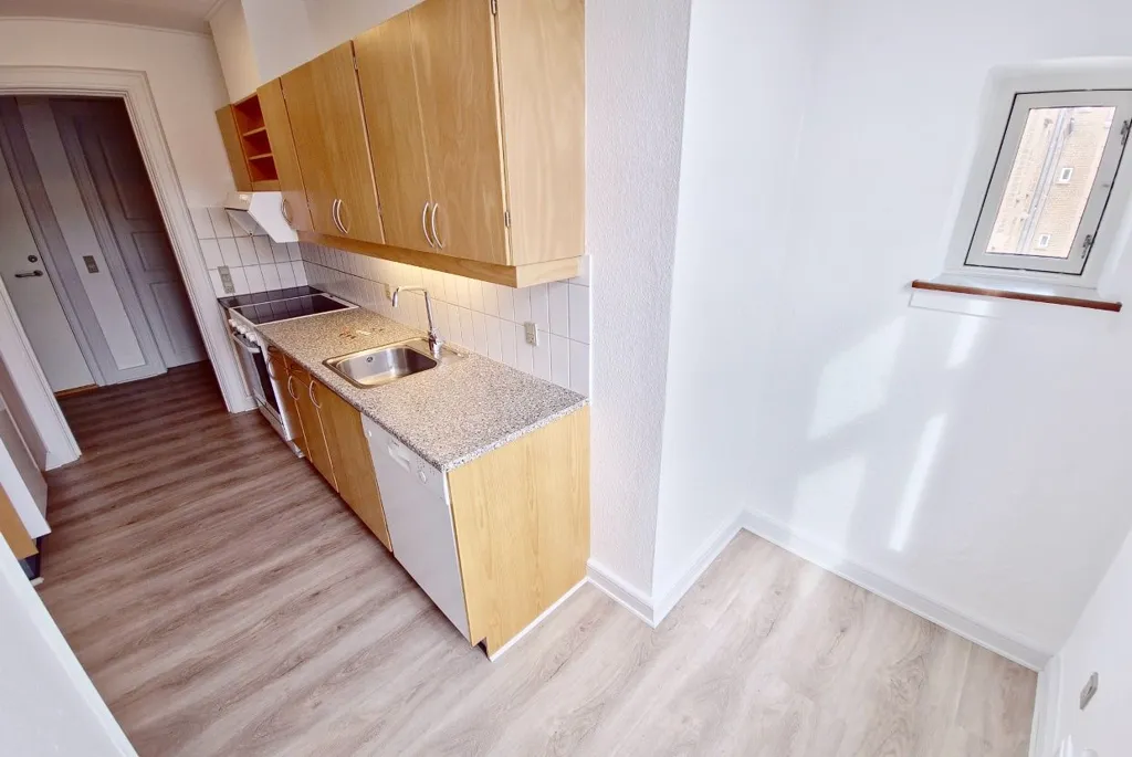 Cuisine - Bright 2-Bedroom Apartment with Parking in Denmark