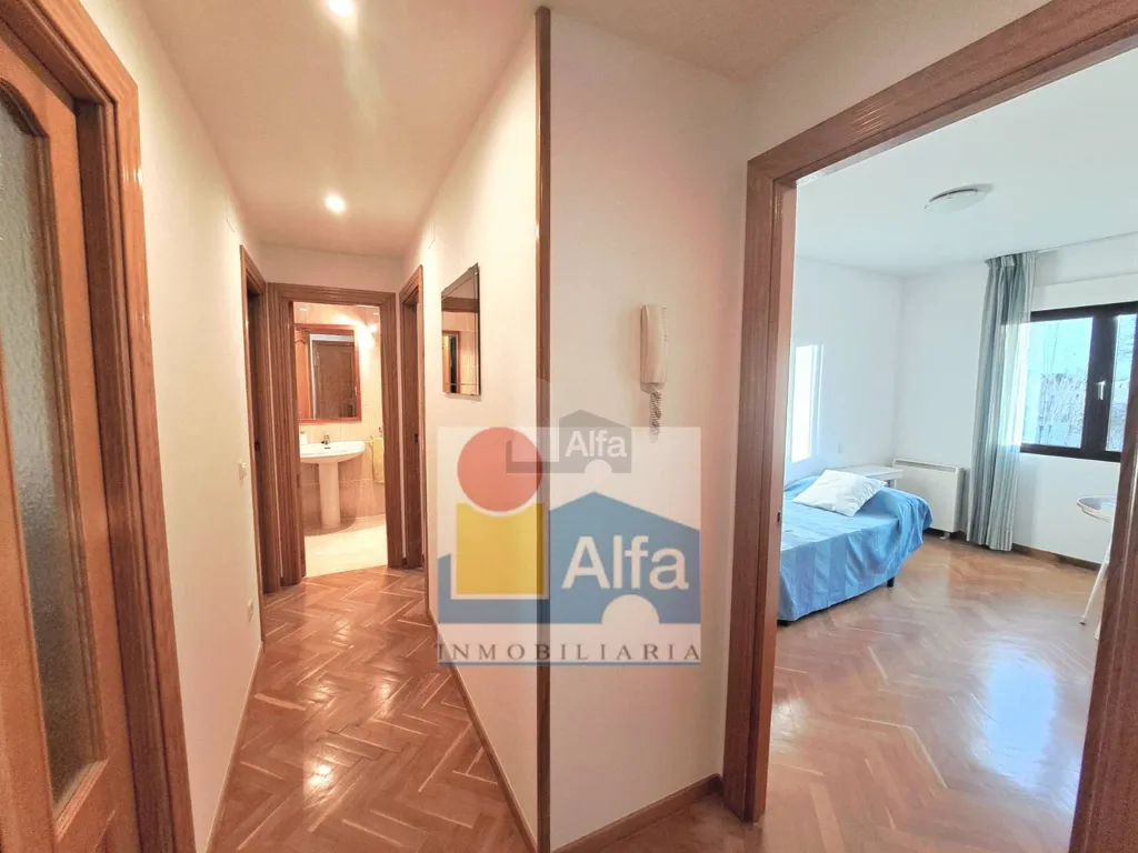 Esik - Apartment with Garage in Rural Area, Madrona