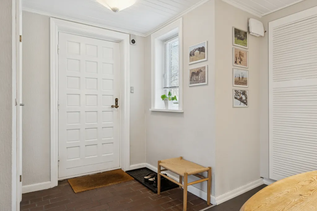 Entrée - Well-Maintained Villa with Garden in Herlev