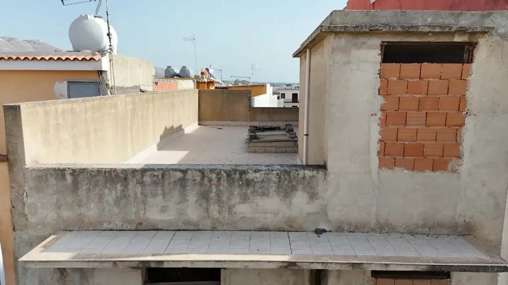 Terrass - Under Construction House with Terrace in Avola