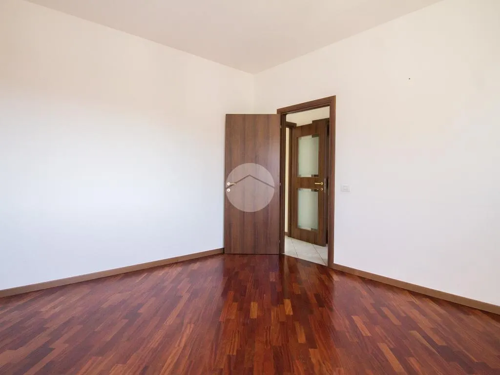 Toad - Second Floor Flat with Balcony in Garbagnate Milanese