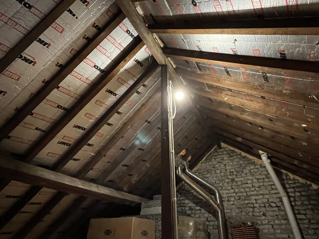 Pièces - Duplex Rénové avec Balcon à Schaerbeek