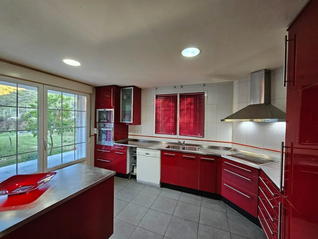Kitchen - Chalet with Pool in Sierra Norte, Madrid