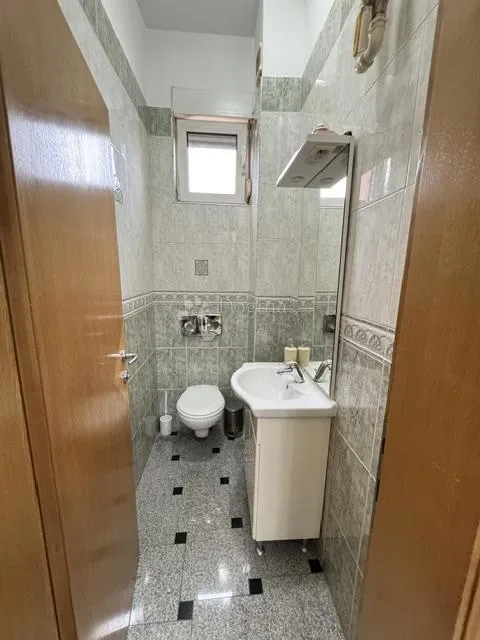 Vannitoad - Flat for 15 Workers in Gornja Dubrava