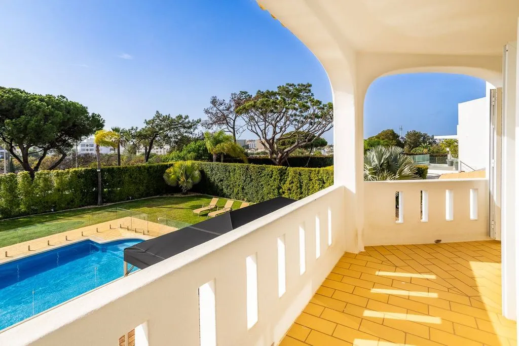 Bassein - Detached House with Pool in Vilamoura