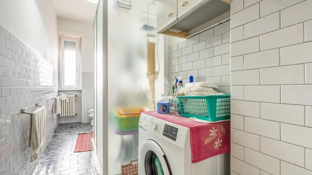 Pesuköök - 2-Bedroom Apartment with Balcony in Grugliasco