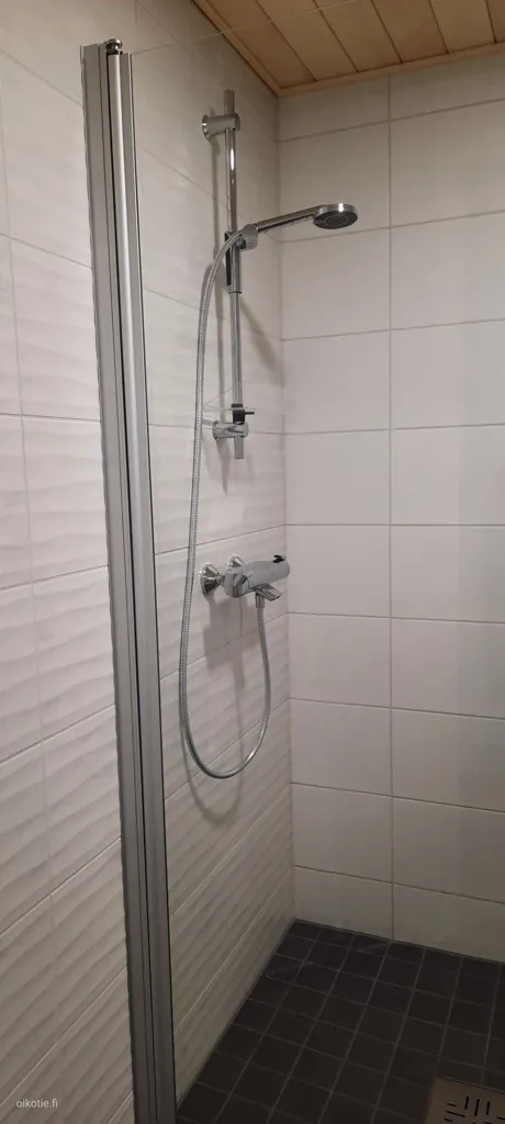 Salles de bain - Modern Studio with Balcony in Turku