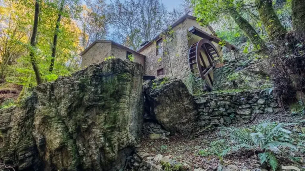 Välivaade - Restored Millhouse with River View in Camaiore