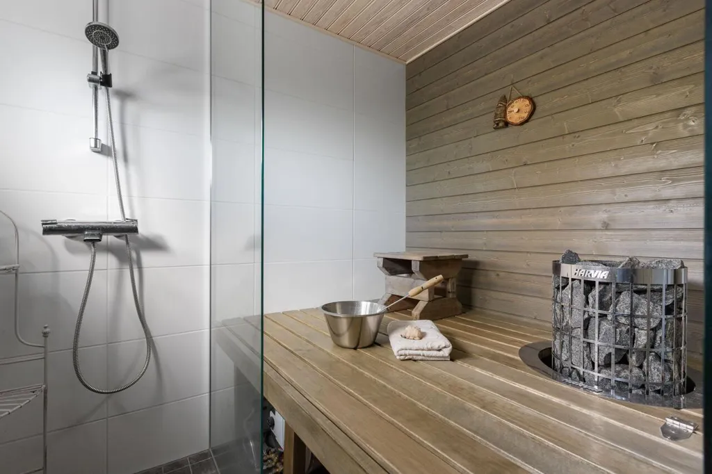Toad - Traditional Cottage with Sauna in Miekkiö