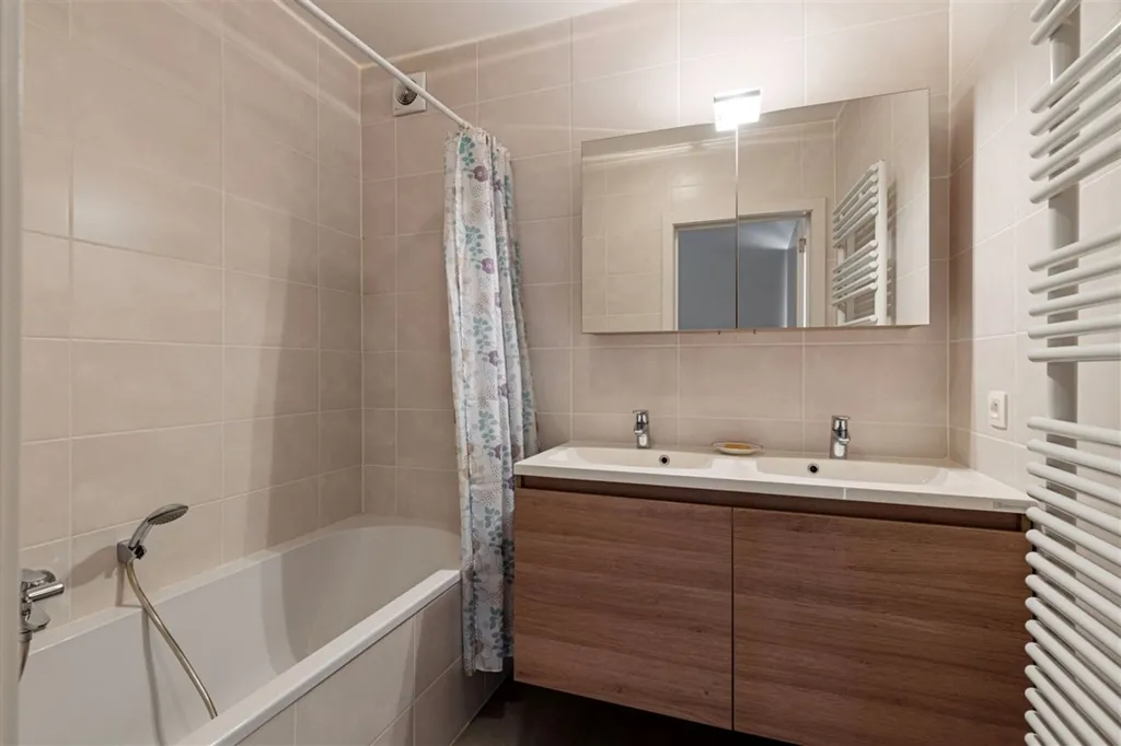 Salles de bain - Appartement Moderne avec Terrasse à Blankenberge