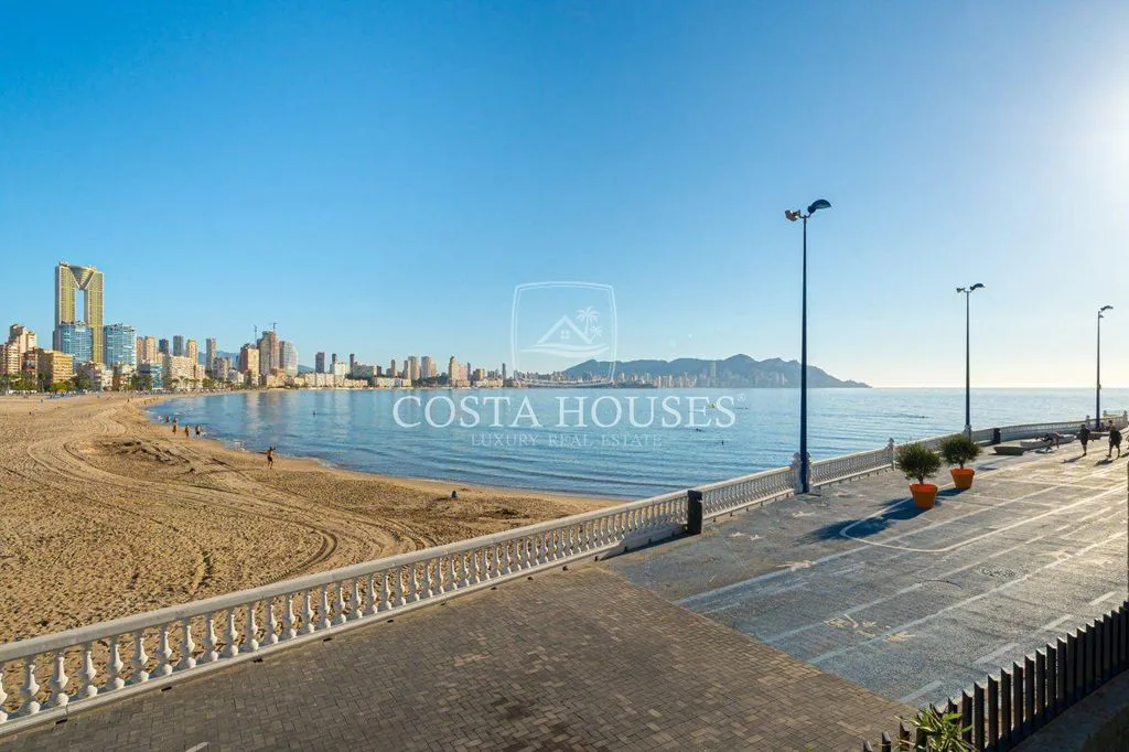 Luxury Penthouse with Sea View in Benidorm