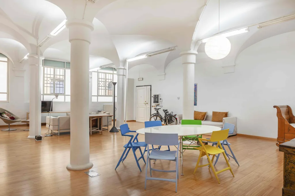 Salle à manger - Open-Plan Loft with Short-Term Rental in Bologna