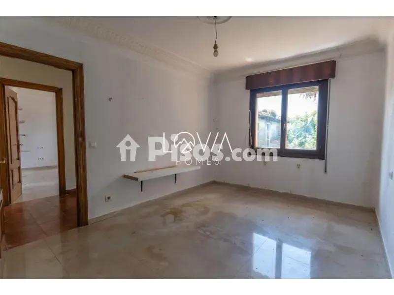 Rooms - Large House with Garden in Adarzo, Santander
