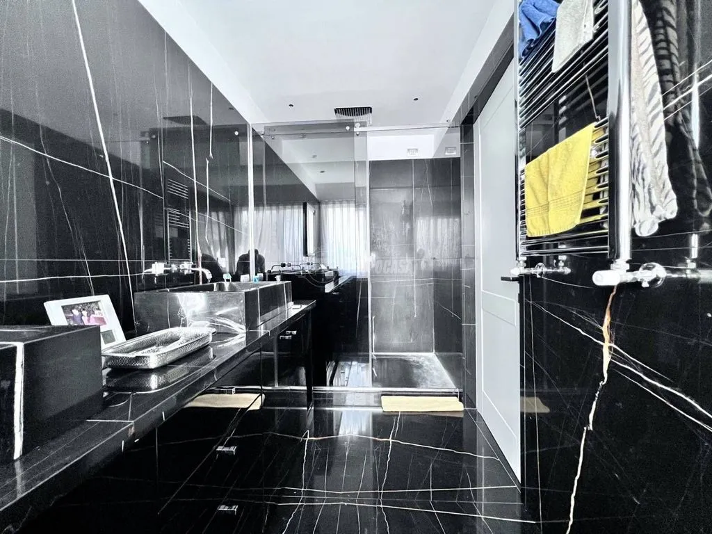 Vannitoad - Penthouse with Pool in Basiglio, Milan