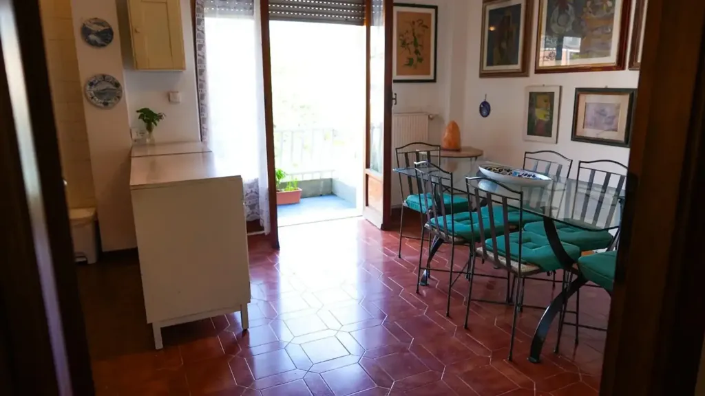Salle à manger - Apartment with Castle View in Massa