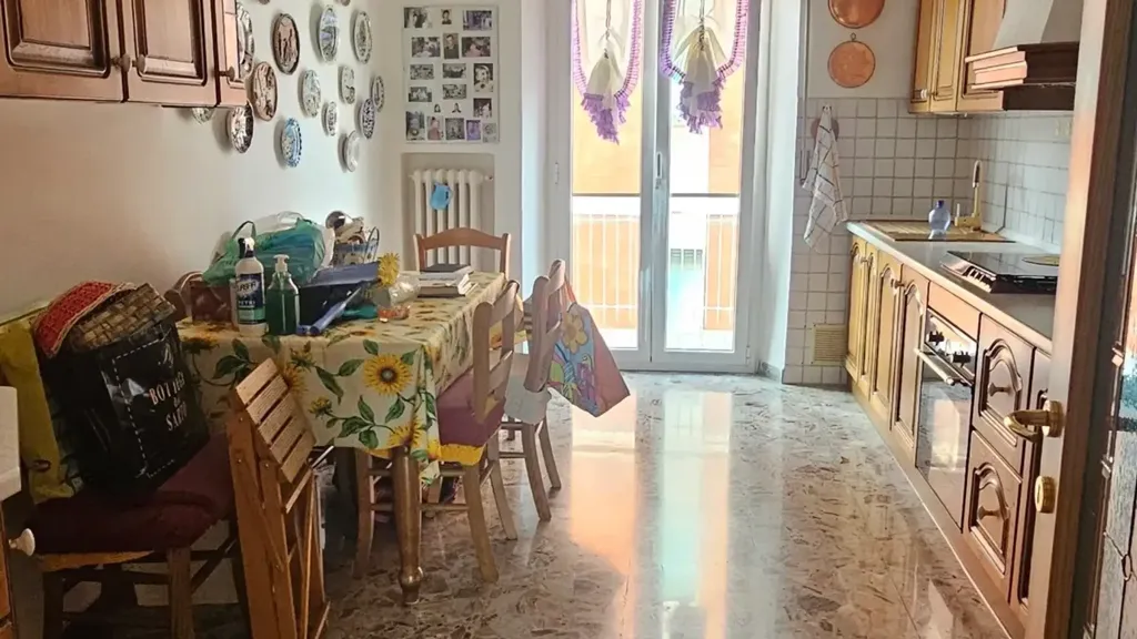 Cuisine - Apartment with Marble Flooring in Jesi