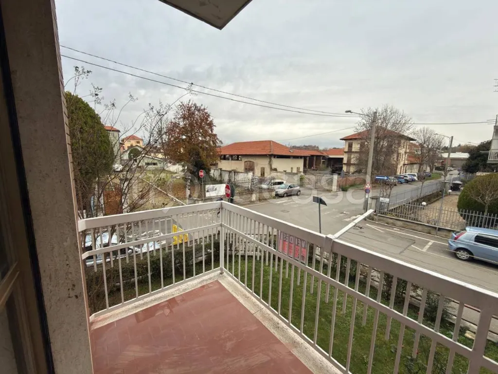 Balcon - Rearfitted Apartment with Balcony in Ciriè