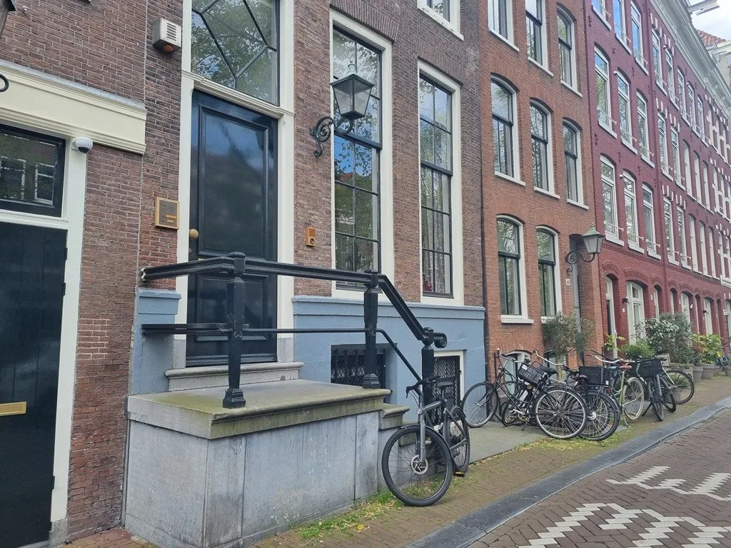 Exterior - Split-Level Maisonette with Canal View in Jordaan
