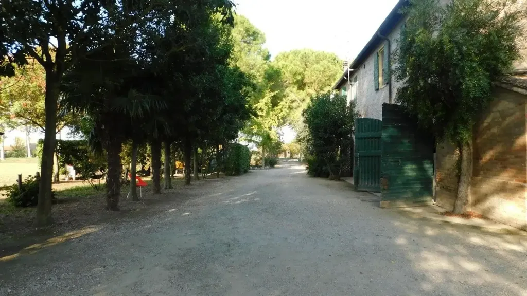 Välivaade - Villa to Renovate with Garden in Matelica, Cesena