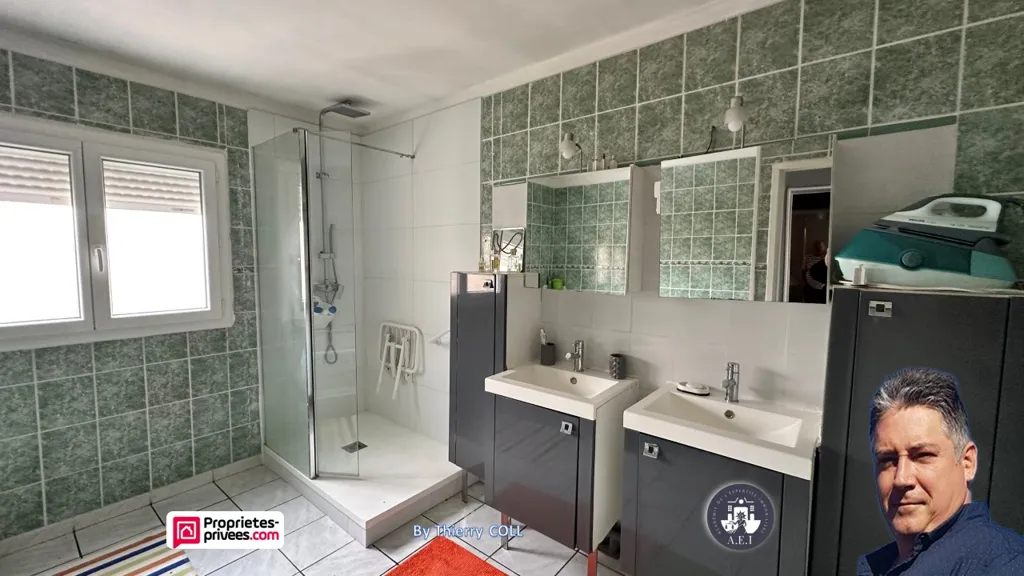 Bagni - House with Garden in Saint-Fons