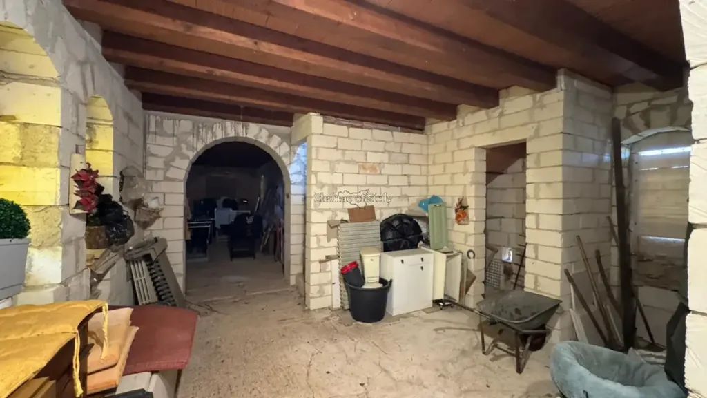 Rooms - Historic Stone Villa with Garden in Modica