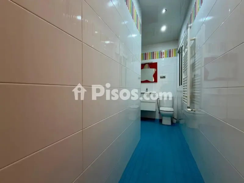 Salles de bain - Reformed Flat with Balcony in Sabadell