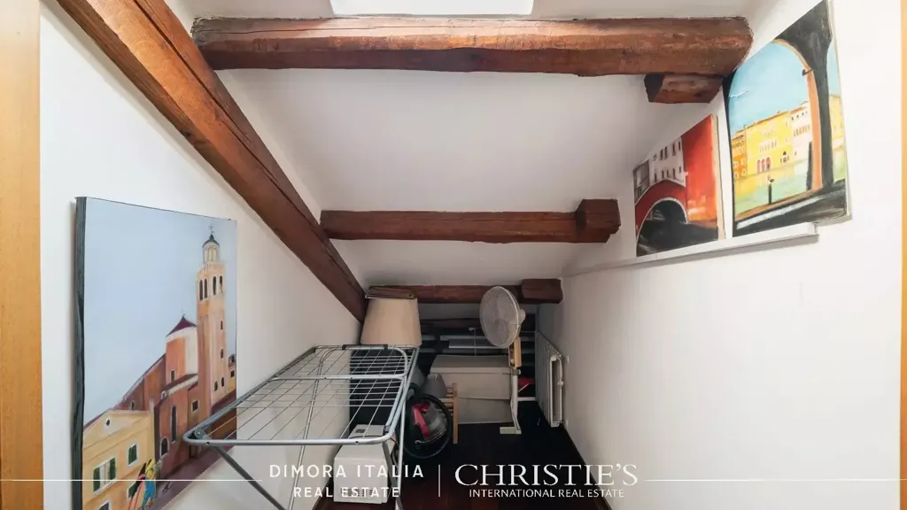 9-room apartment in IT