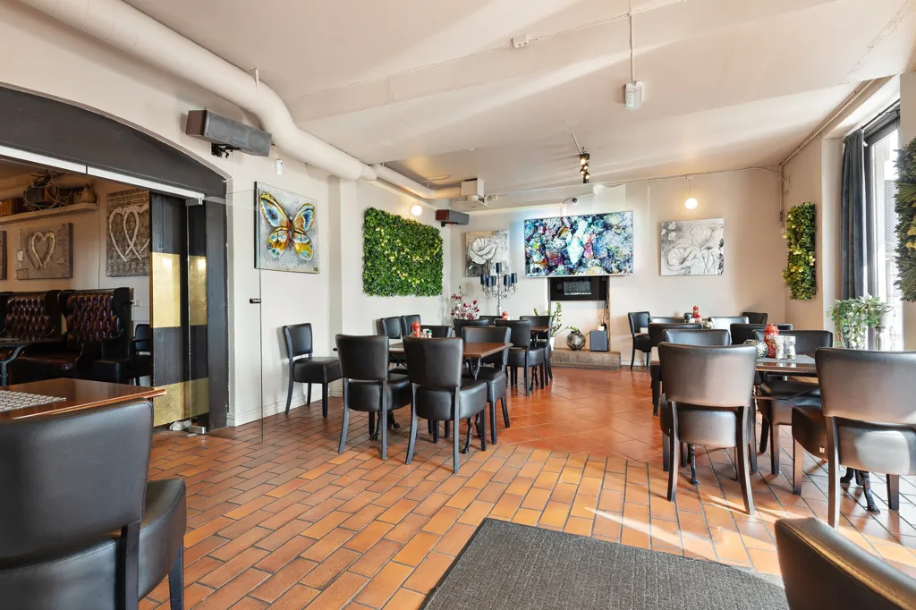 Salle à manger - Restaurant with Waterfront in Svelvik