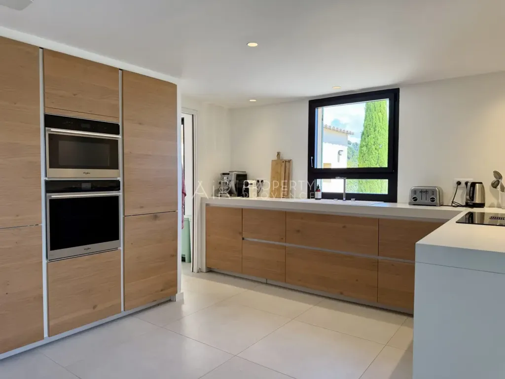 Cuisine - Villa Rénovée avec Piscine à Cadenet