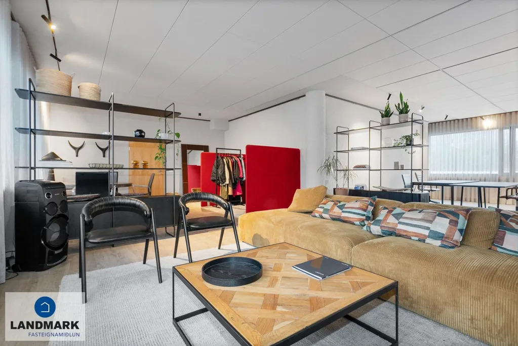 Soggiorno - Renovated Retro Office Space in Reykjavik
