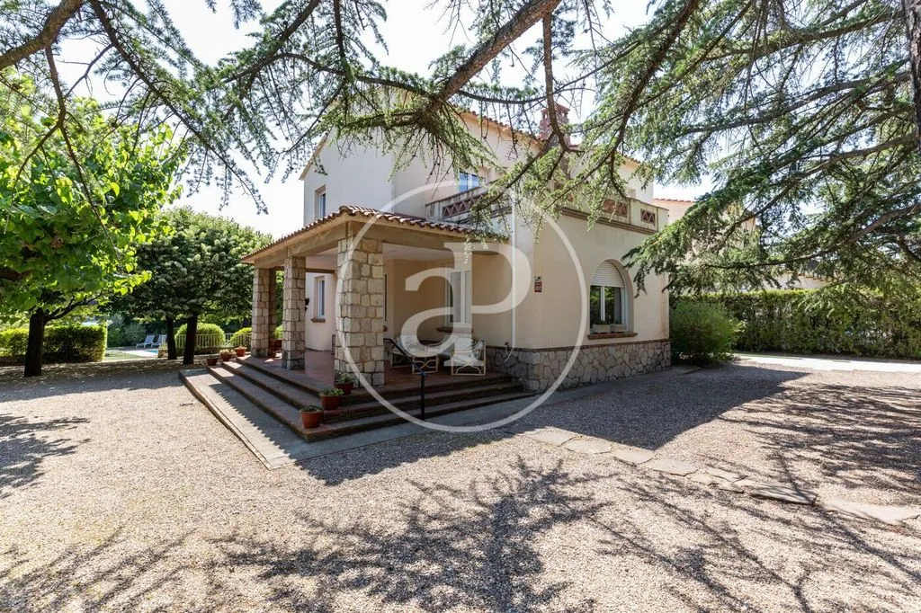 Välivaade - Luxury Villa with Pool in Matadepera