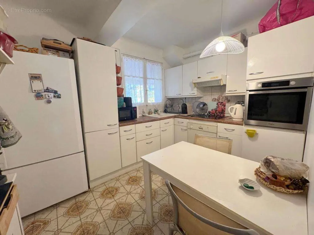 Cuisine - Immeuble avec Terrasse et Parking au Blanc-Mesnil