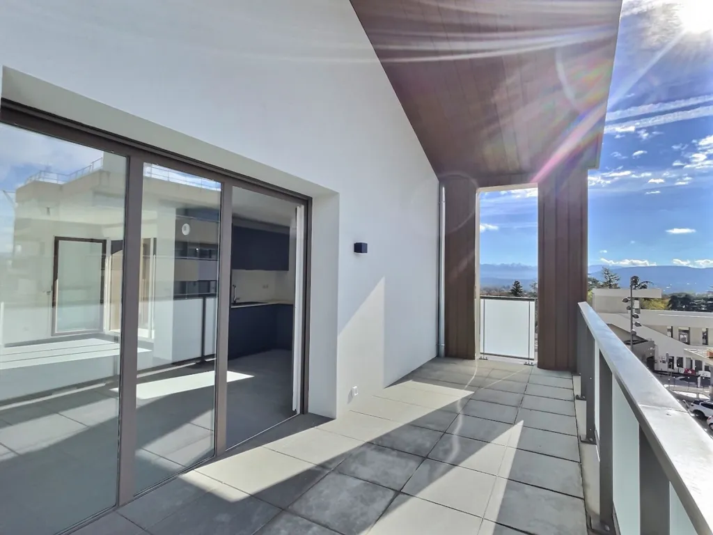 Balcony - Luxury Flat with Terraces in Gex Centre