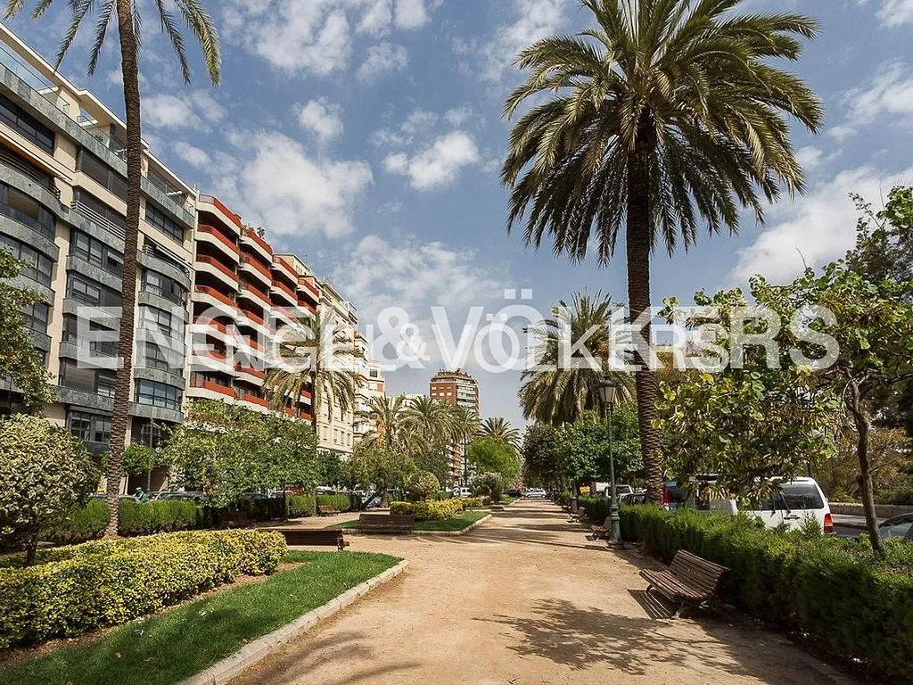 Apartment with Balcony in Gran Vía, Valencia