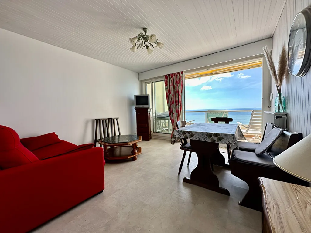 Séjour - Appartement Face Mer avec Balcon à Sion-sur-l'Océan