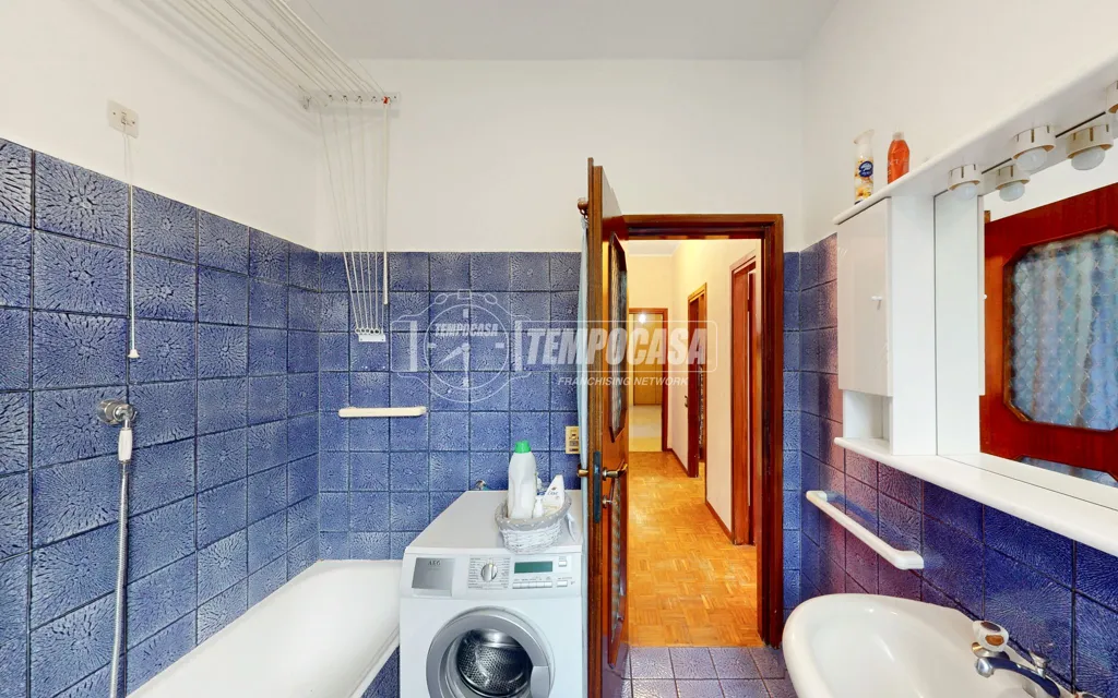 Bathrooms - Four-Room Apartment with Balcony in Paullo