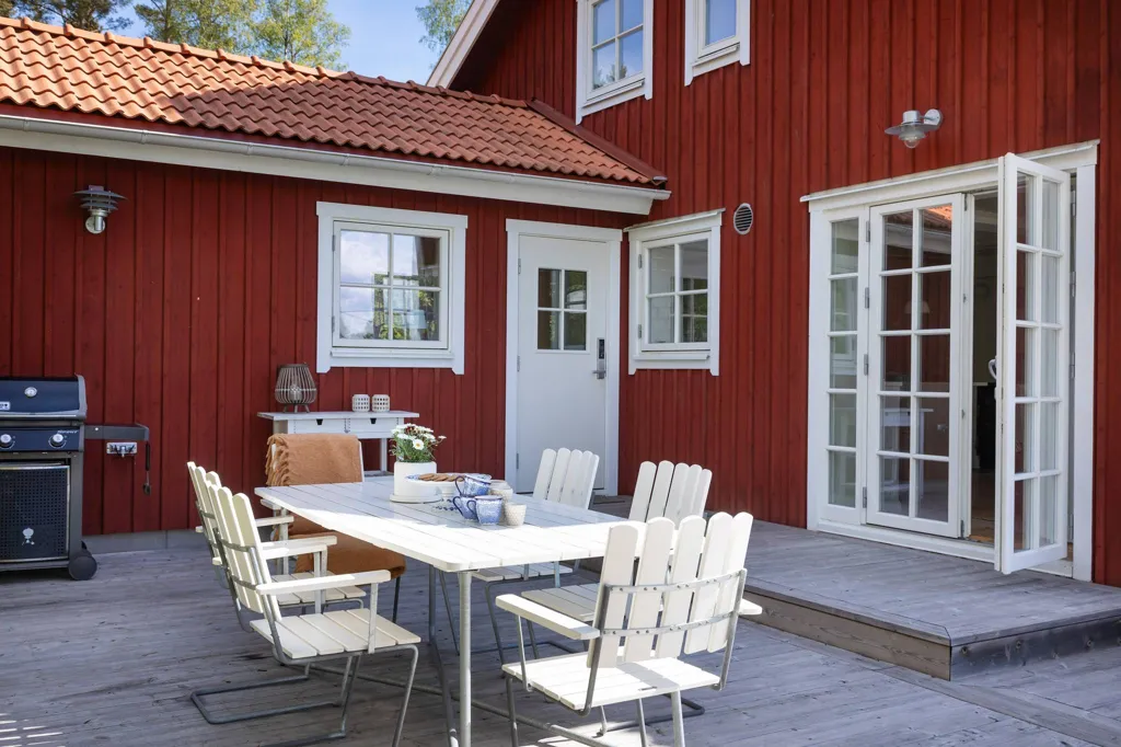 Terrace - Holiday Home with Sea View in Norrtälje