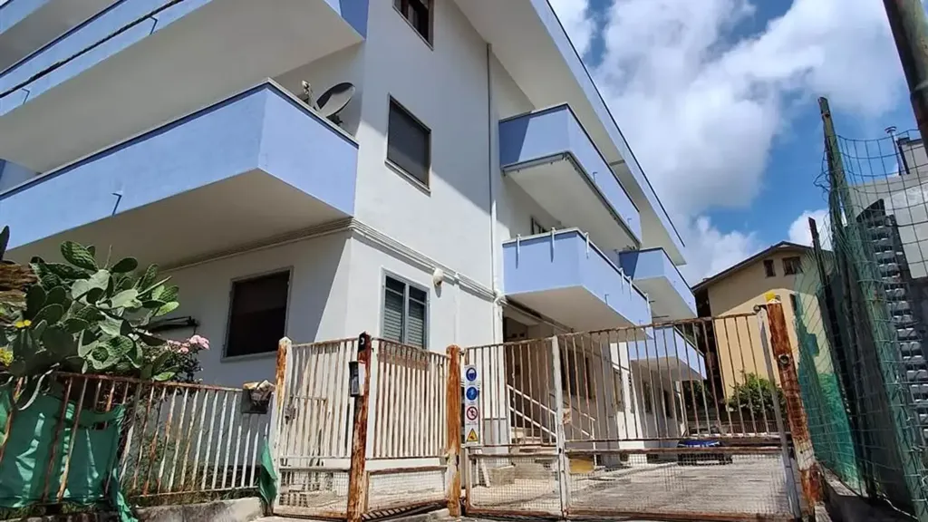 Välivaade - Spacious Apartment with Balcony in San Mango Piemonte