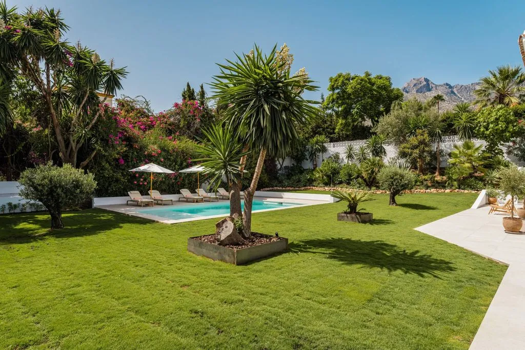 Jardin - Contemporary Villa with Sea Views in Marbella