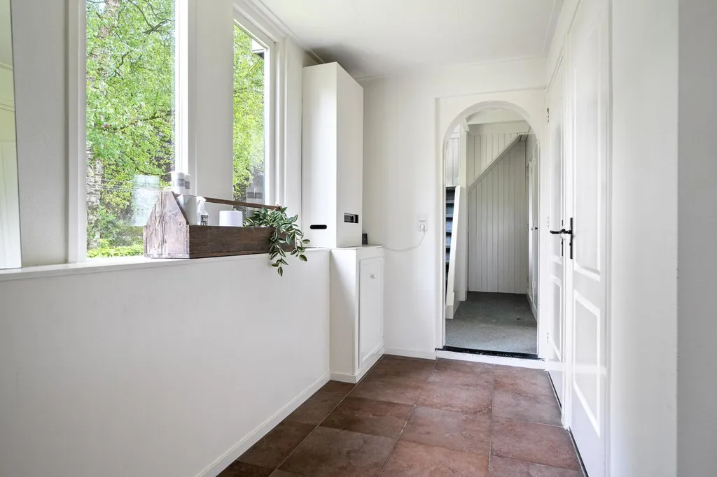 Esik - 1930s House with Garden in Terwispel