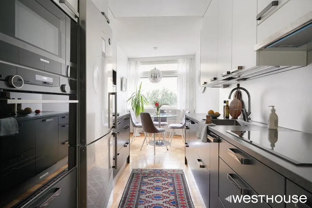 Kitchen - Two-Storey Apartment with Balcony in Westend