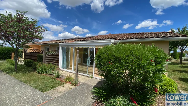 House with Veranda in Lombez